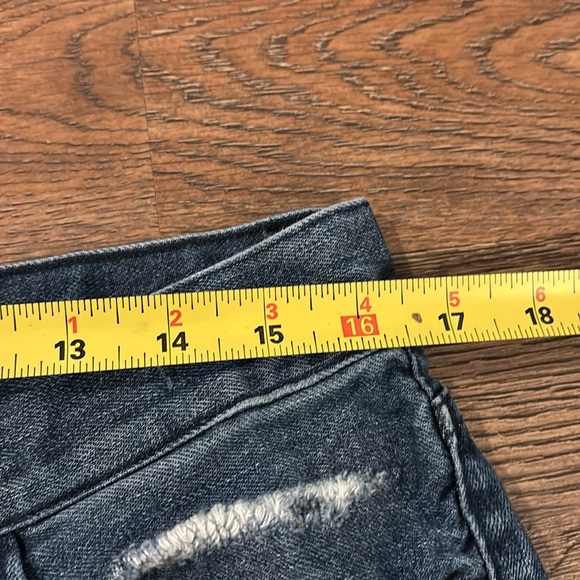 M1858 New York Distressed Denim Shorts size 10 (30) - Picture 2 of 9